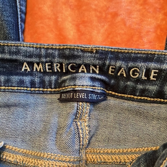 American Eagle high rise begging crop size 4 - Picture 4 of 6